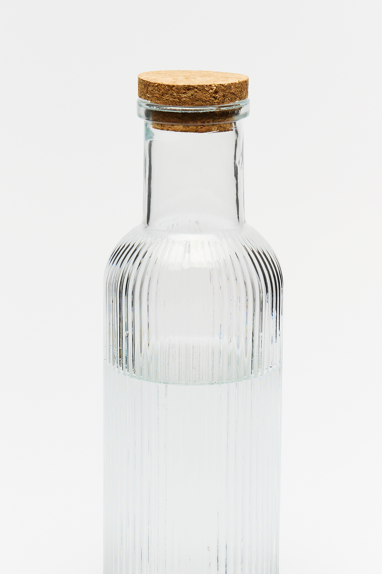 Botella Vidrio Facetada con Rayas Verticales y Tapon Corcho 1 Lt - Image 4