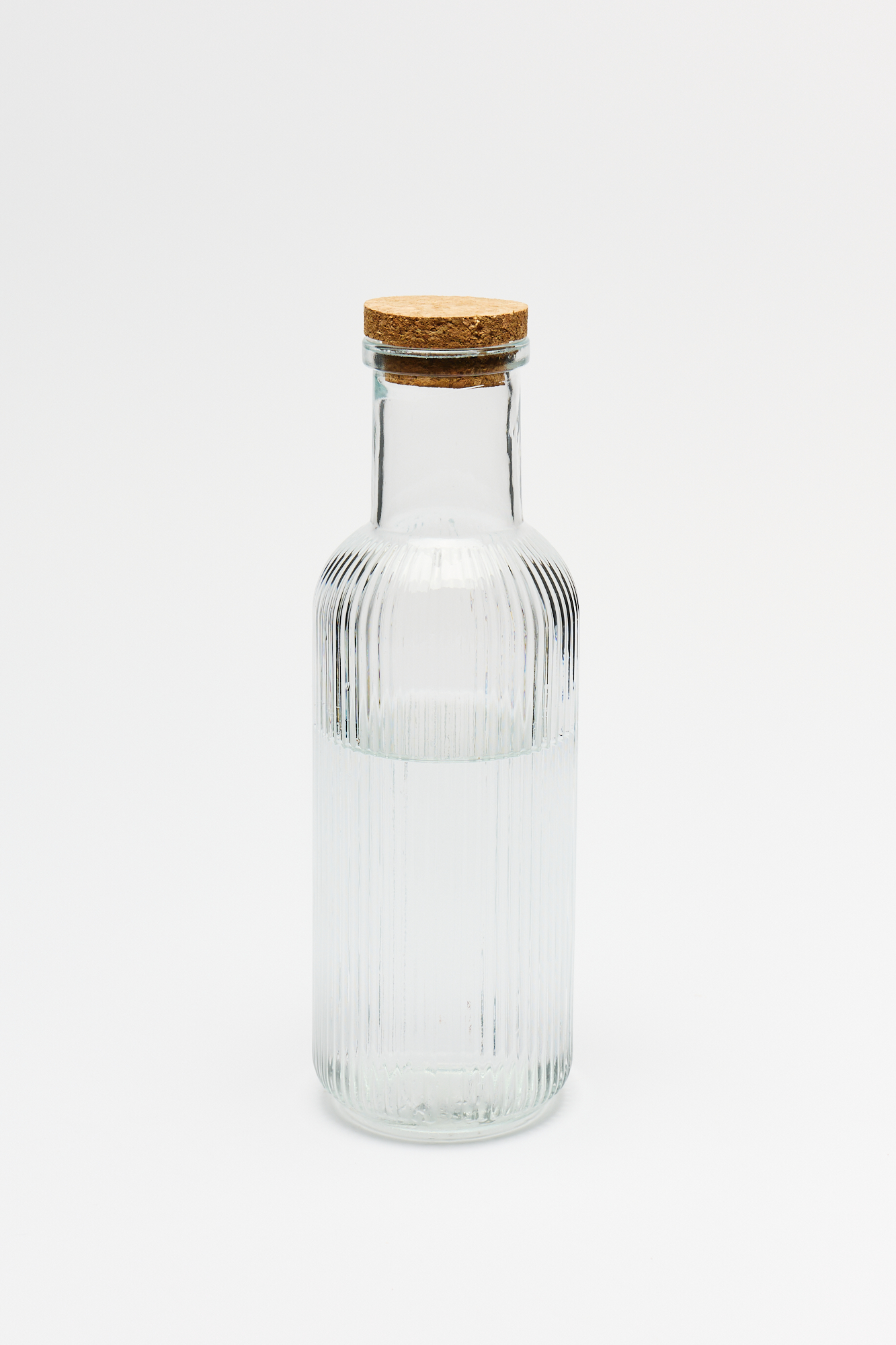 Botella Vidrio Facetada con Rayas Verticales y Tapon Corcho 1 Lt - Image 3
