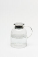 Jarra Agua Vidrio con Asa y Tapa Acero Inox Espigas 1.8 Lt