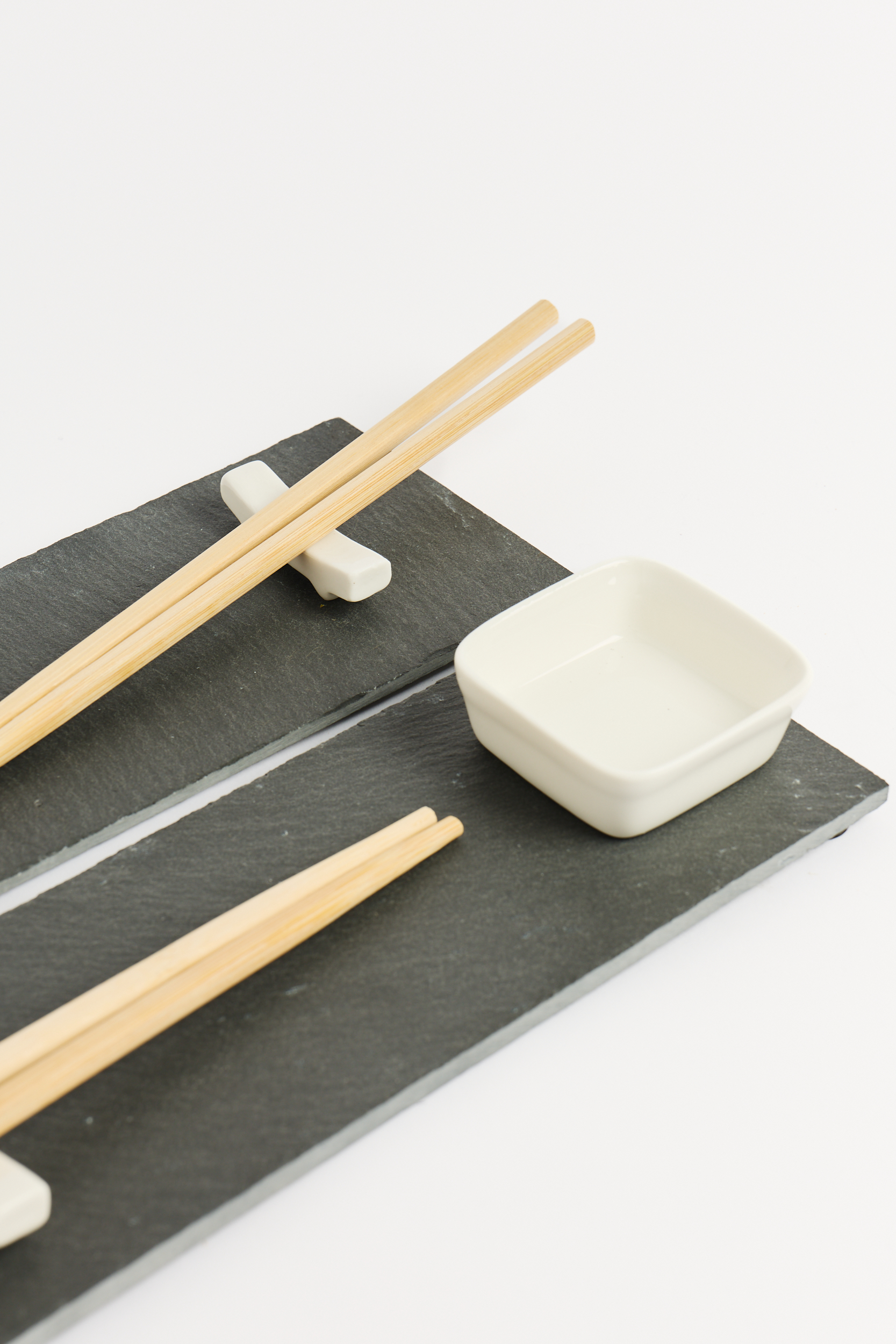 Set Sushi para 2 Personas Piedra Natural Negro 26x9 Cm TK - Image 3
