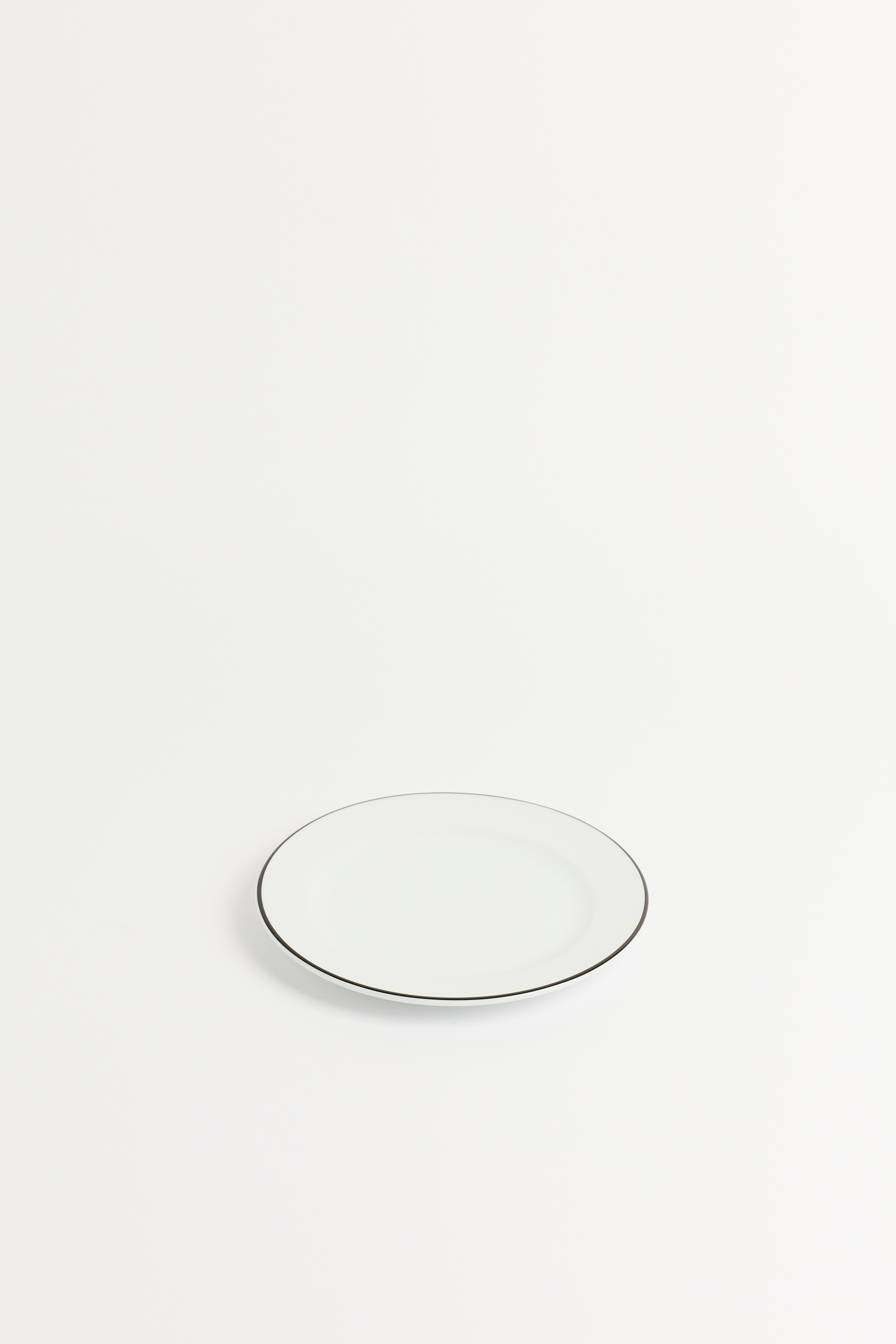 Plato Postre con Filete Negro 21 Cm Volf