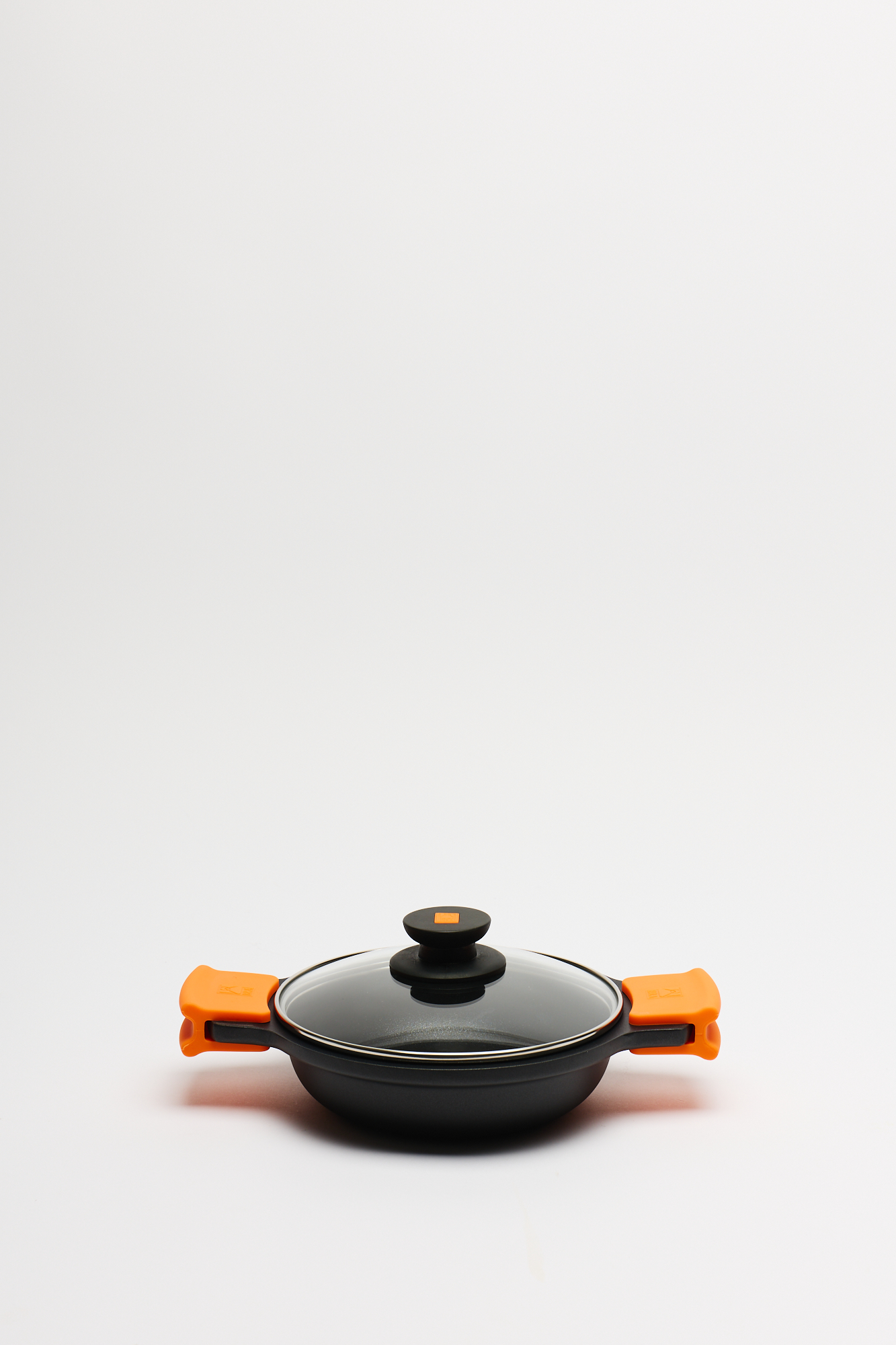 Cacerola Baja con Tapa Vidrio y Asas Silicona Naranja Efficient 20 Cm
